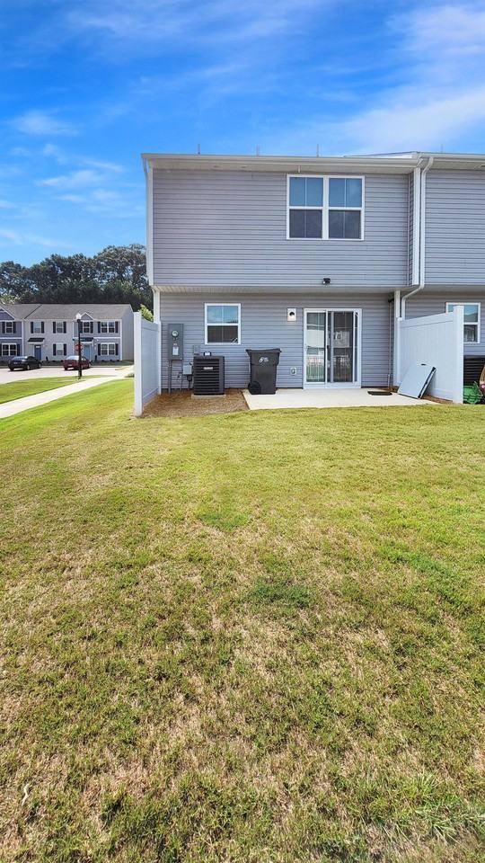 145 Fernside Ct - Photo 4 of 14