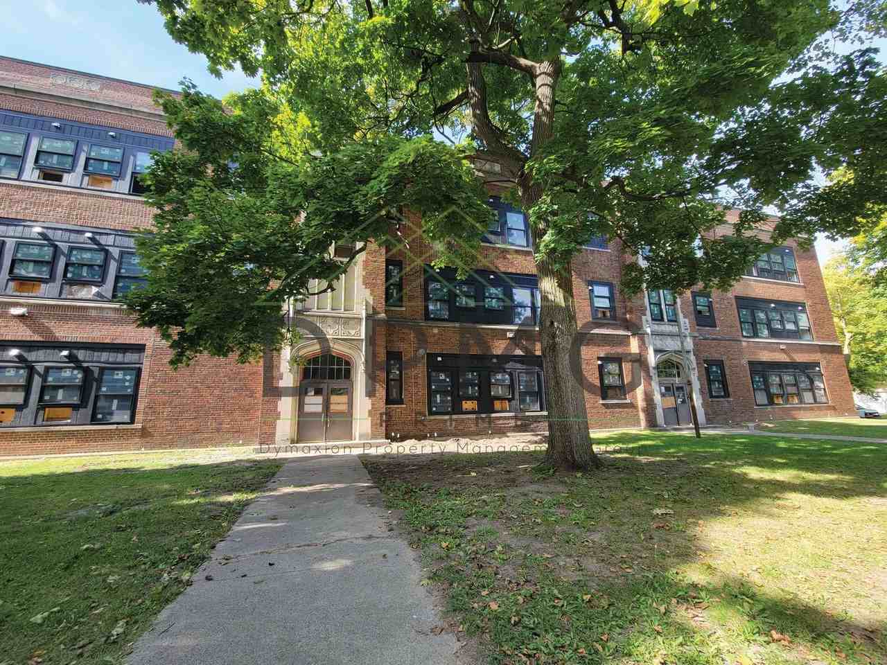 1030 S Holmes St #202 - Photo 3 of 8