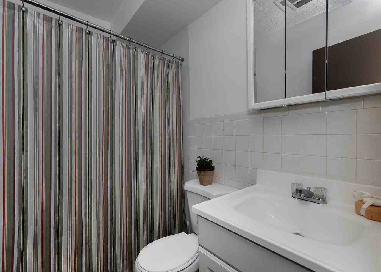 Candlelight Court Apartments - Photo 7 of 32