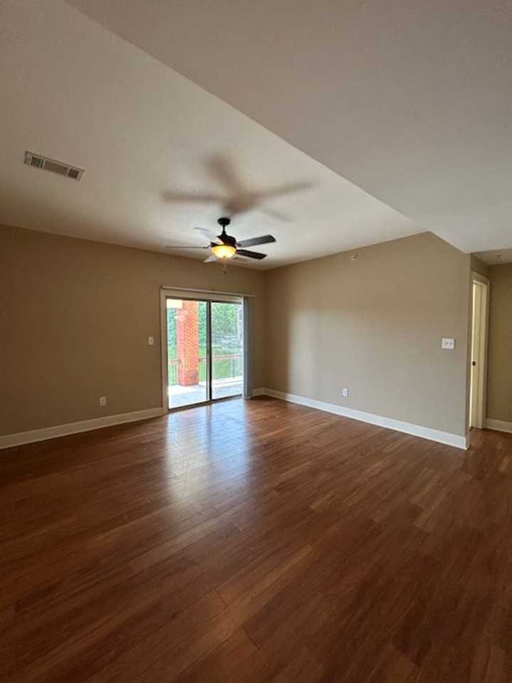 Suma Lake Apartments and Townhomes - Photo 4 of 50