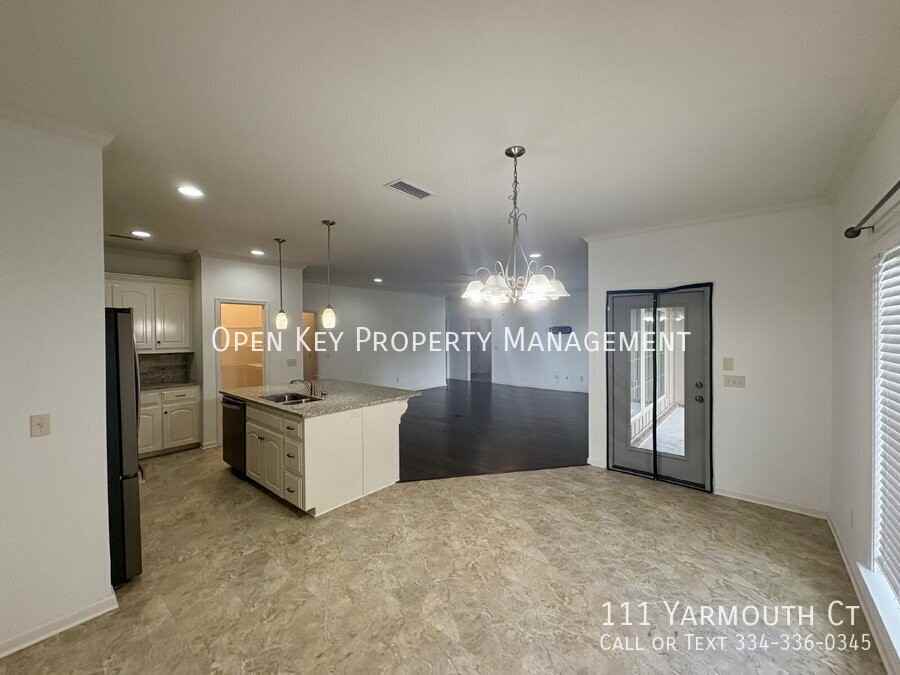111 Yarmouth Ct - Photo 2 of 18