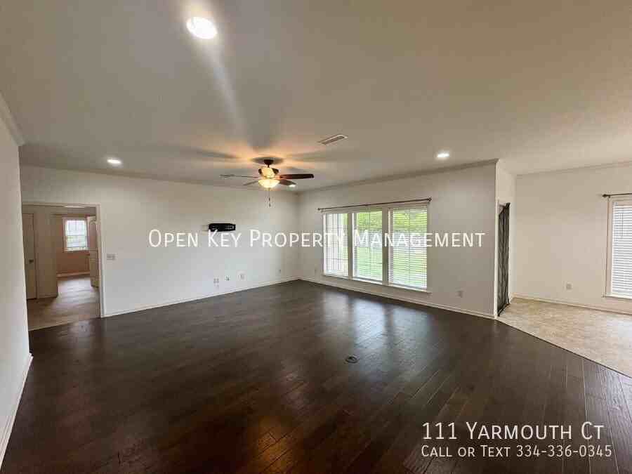 111 Yarmouth Ct - Photo 3 of 18