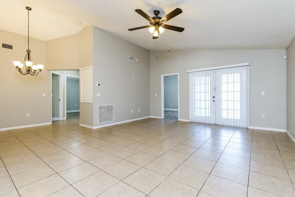 3008 Sabal Bend Dr Ne - Photo 3 of 16