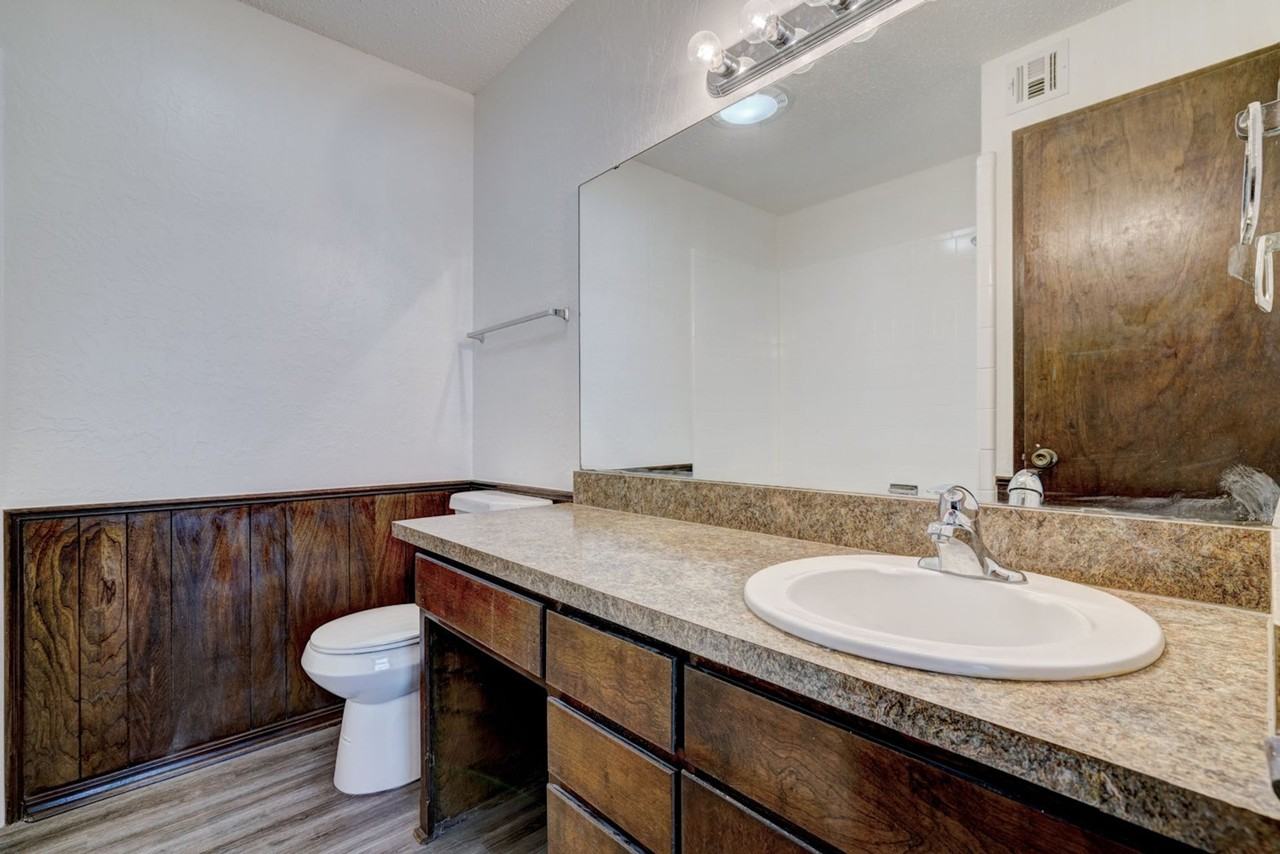 3101 Se Surrey Ln - Photo 2 of 4