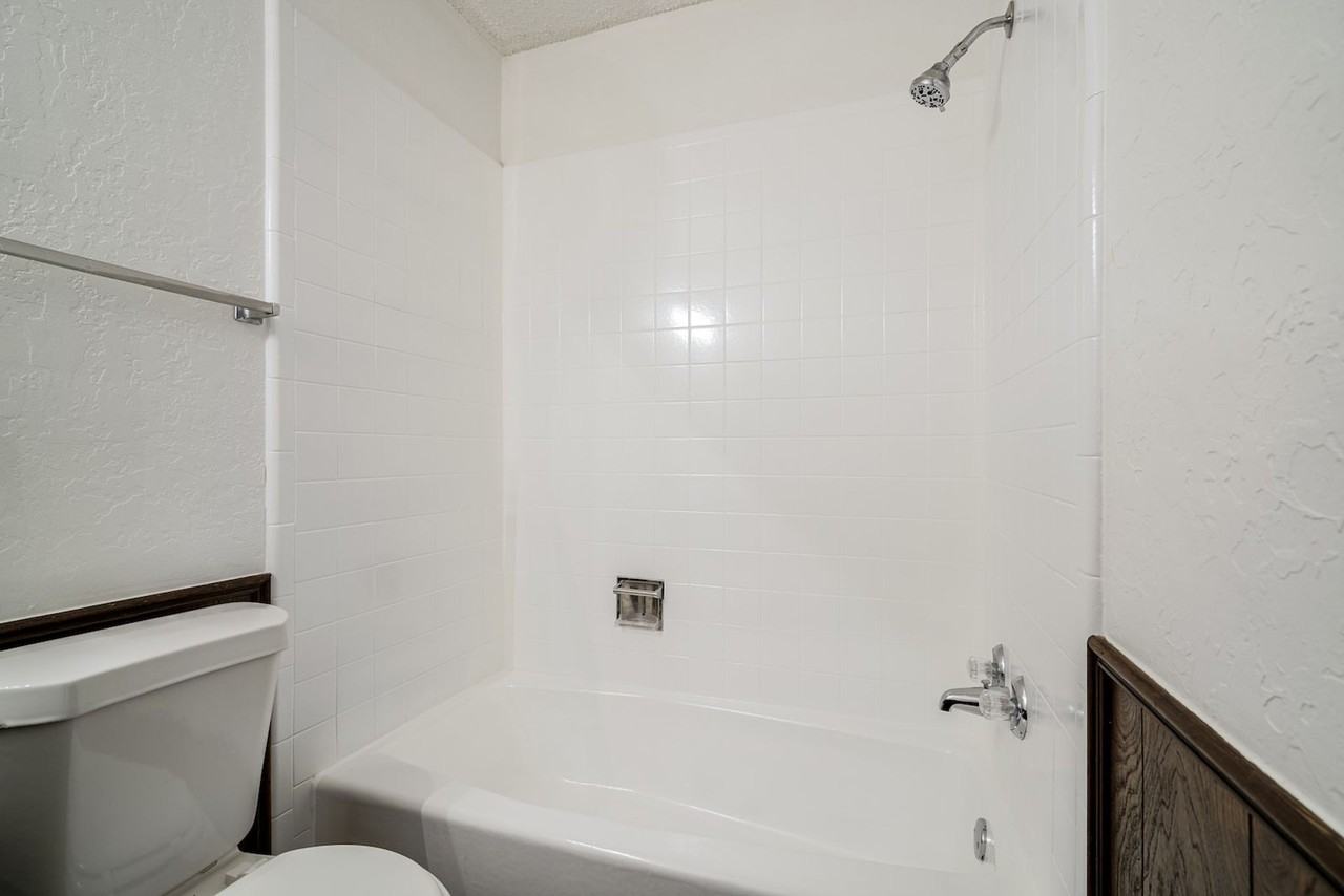 3101 Se Surrey Ln - Photo 3 of 4