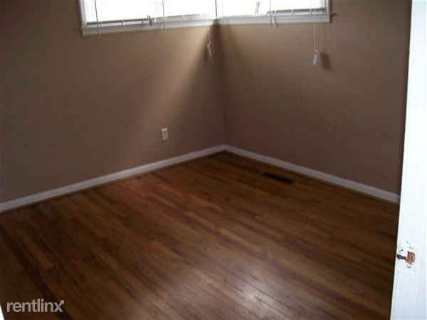 8286 Ford Ave - Photo 2 of 4