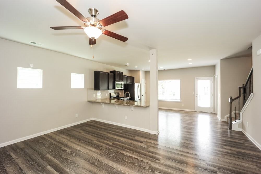 167 Preserve Dr - Photo 4 of 17