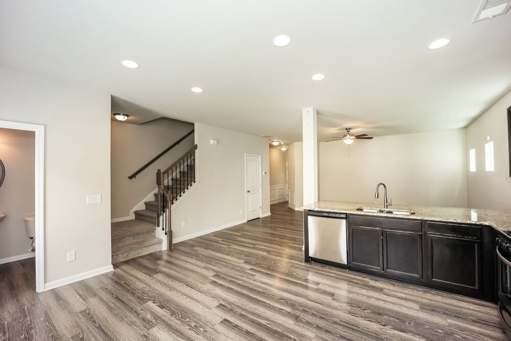 167 Preserve Dr - Photo 6 of 17