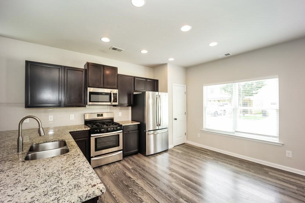 167 Preserve Dr - Photo 7 of 17