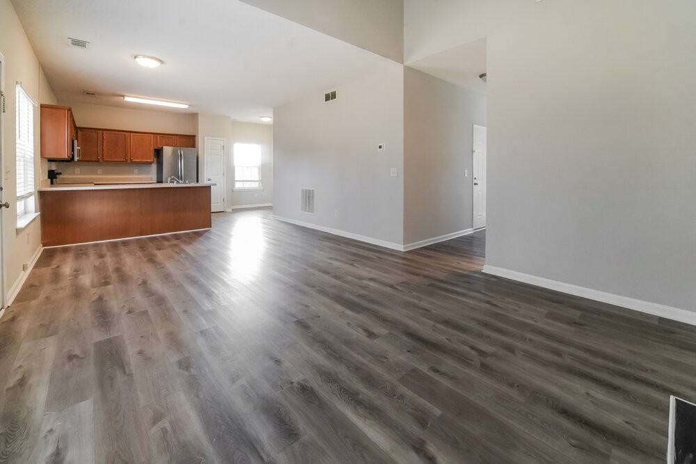 202 Oakwood Pl - Photo 5 of 20