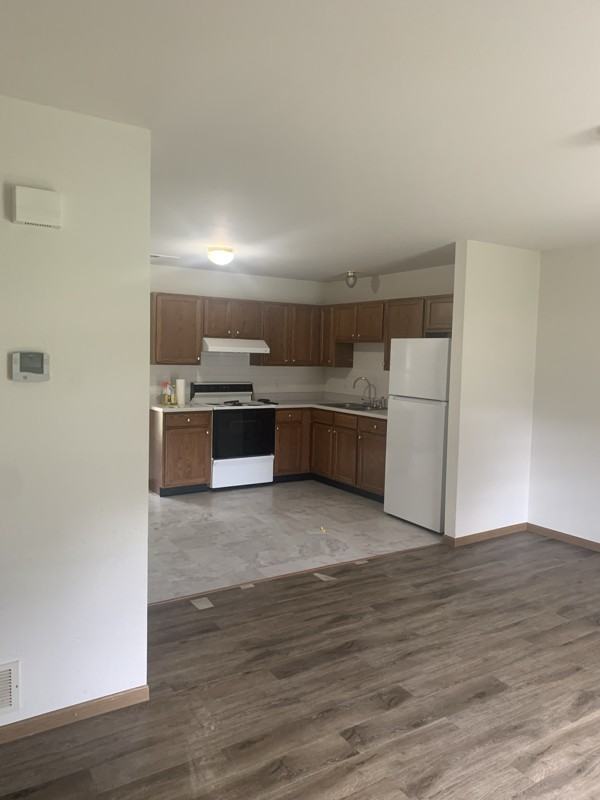 1005 Vandiver Ct - Photo 2 of 7