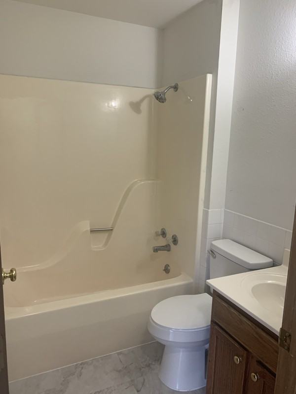 1005 Vandiver Ct - Photo 3 of 7