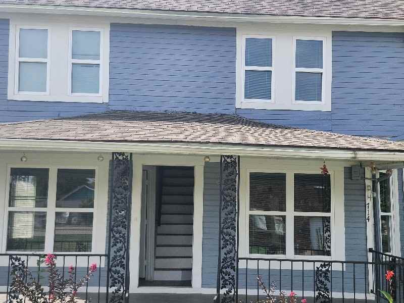 714 East Lamar Street