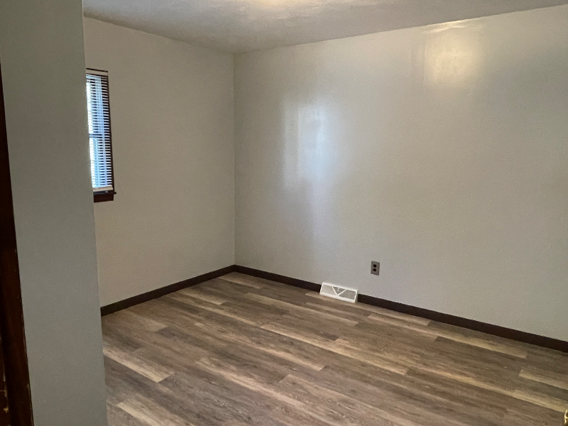 4755 Oak Ridge Rd - Photo 3 of 7