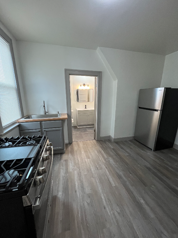 1342 W 69th St #3 - Photo 2 of 8