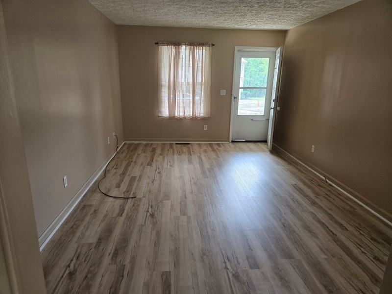 145 Orchard View Ln - Photo 2 of 8