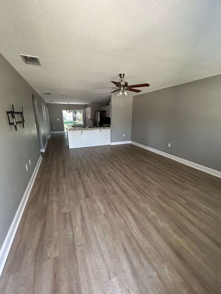 1314 W Highland St - Photo 2 of 8