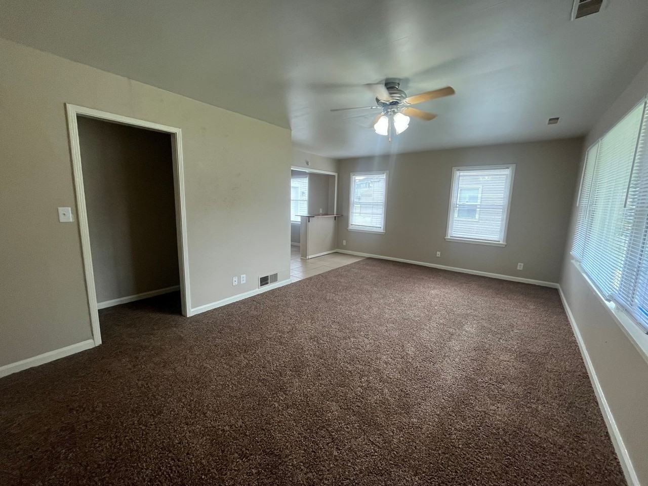 4319 Standish Dr - Photo 2 of 10