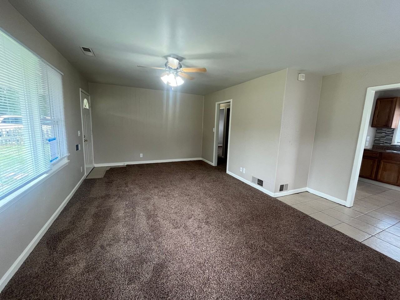 4319 Standish Dr - Photo 3 of 10