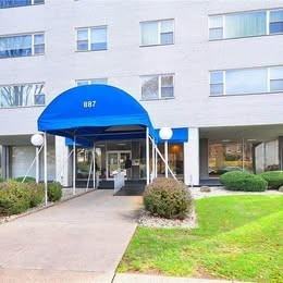 887 Farmington Ave #1E - Photo 2 of 19