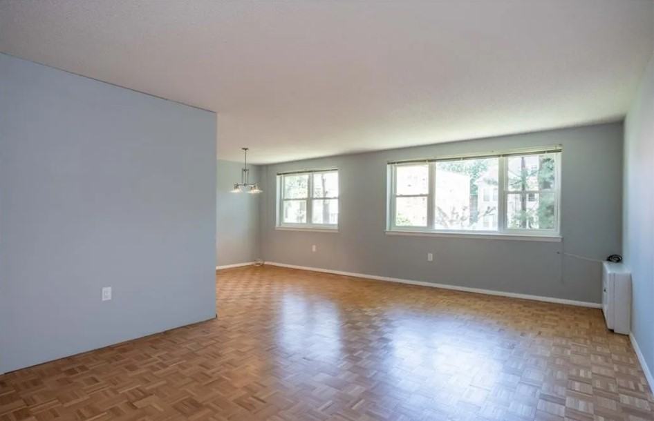 887 Farmington Ave #1E - Photo 3 of 19