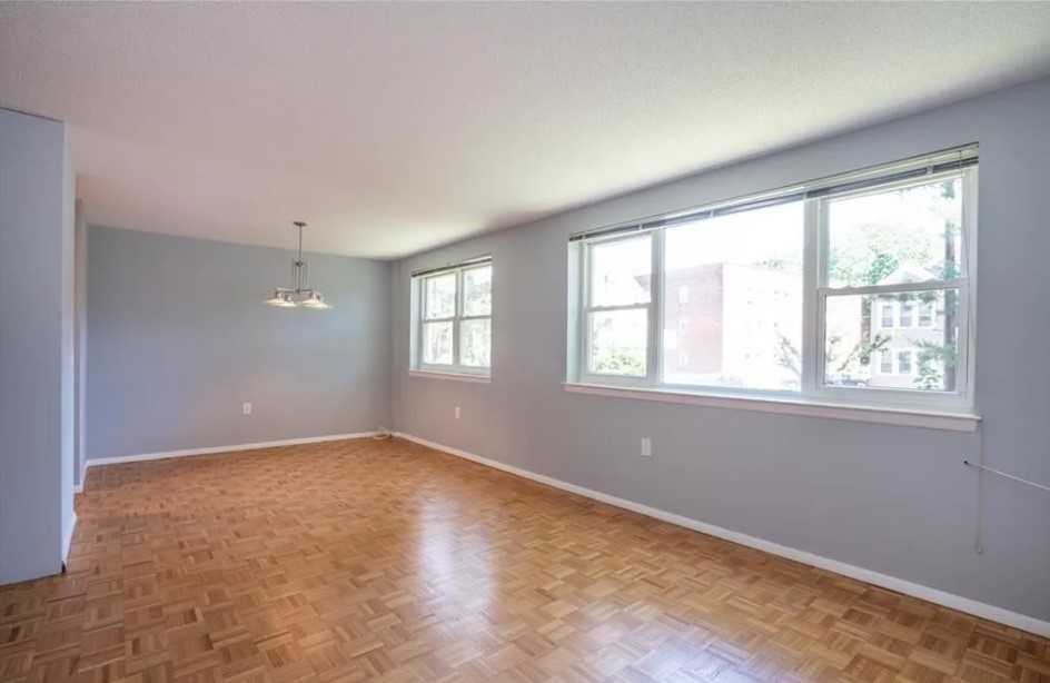 887 Farmington Ave #1E - Photo 4 of 19