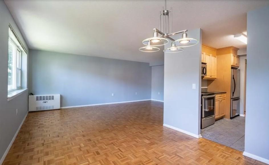 887 Farmington Ave #1E - Photo 6 of 19