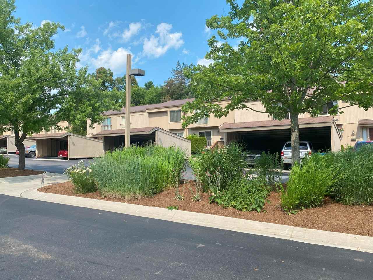 1462 Oakbrook East Drive #NA - Photo 2 of 31