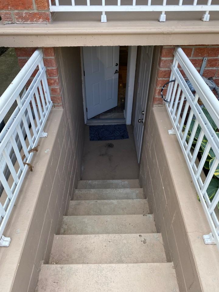 Cloverdale Rd - Photo 2 of 8