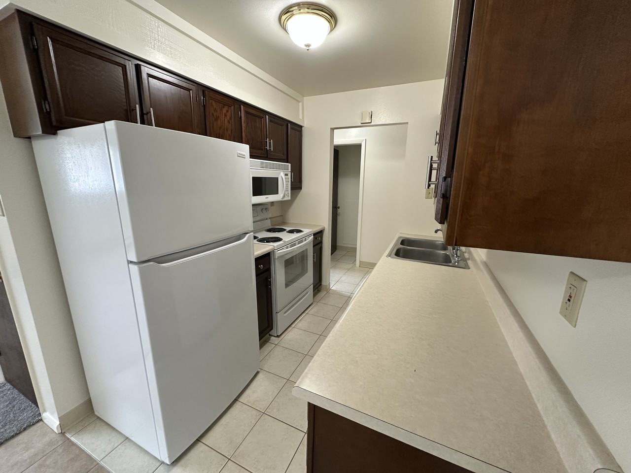 2036 Alderson Ave #6 - Photo 3 of 17