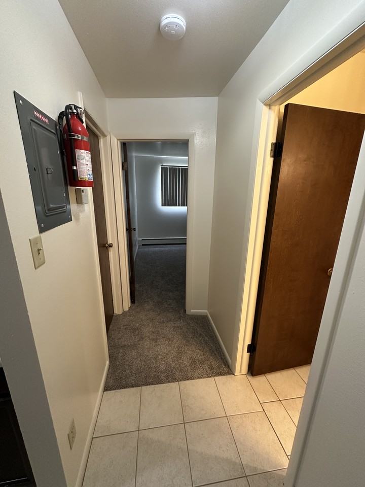 2036 Alderson Ave #6 - Photo 6 of 17