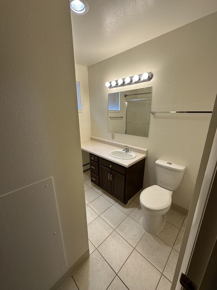 2036 Alderson Ave #6 - Photo 7 of 17