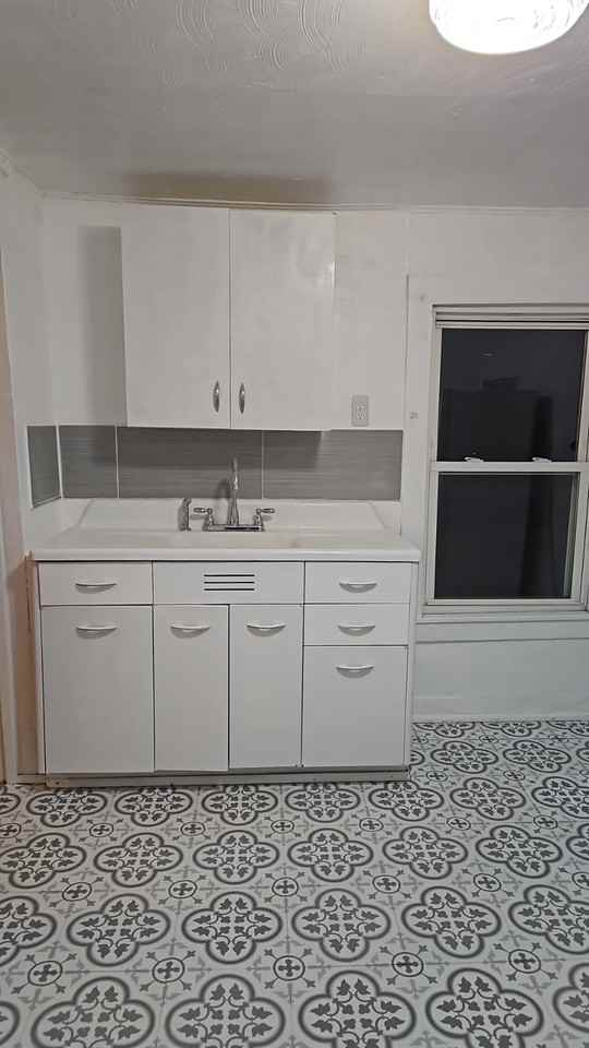 23 Rutherford St #2ndFL - Photo 2 of 18