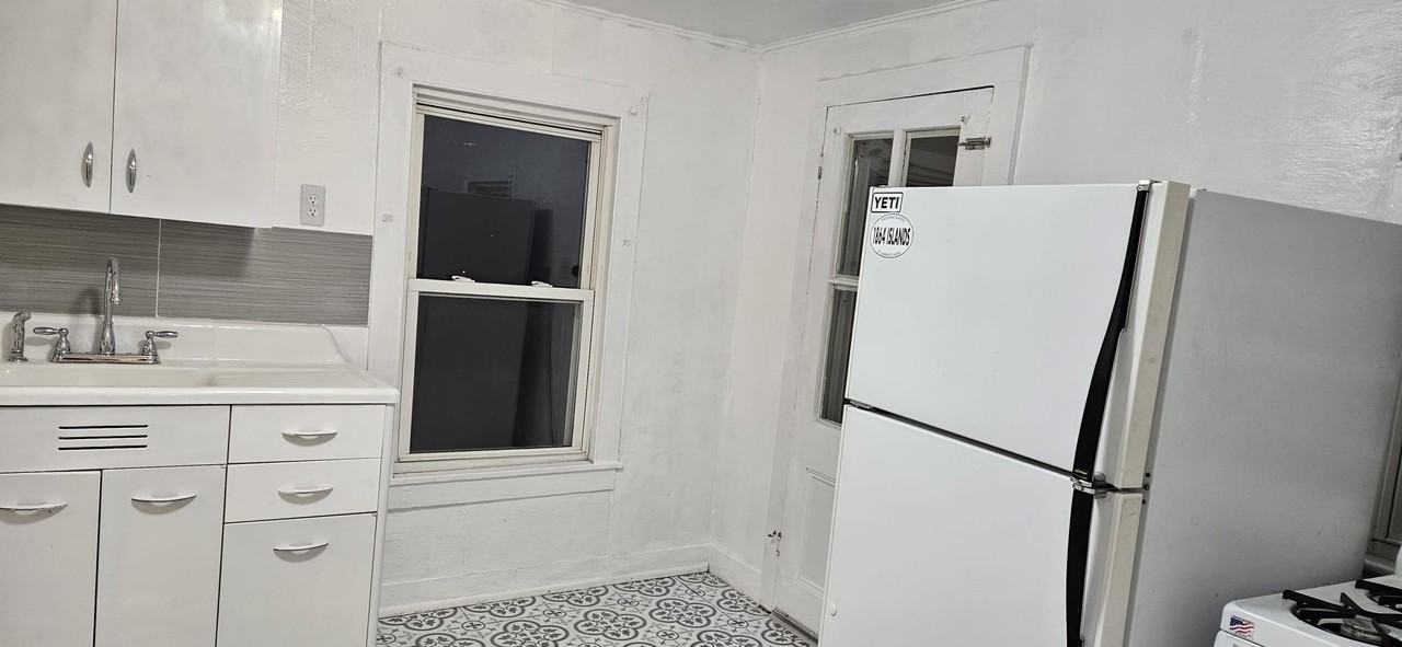 23 Rutherford St #2ndFL - Photo 3 of 18