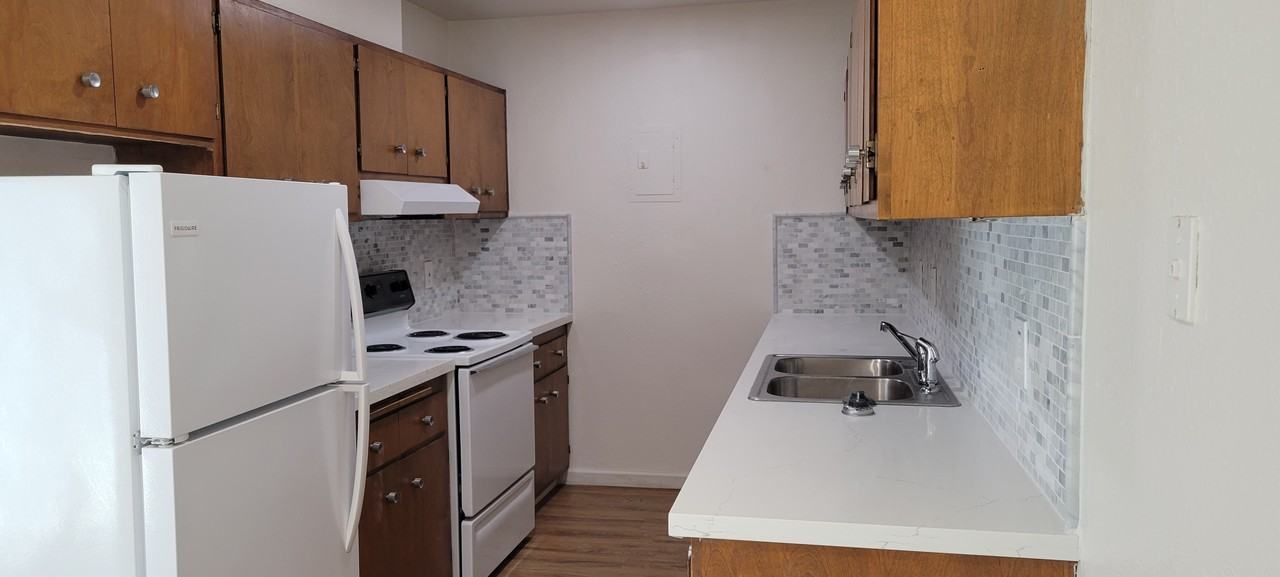 1402 Drake Drive #C - Photo 3 of 7