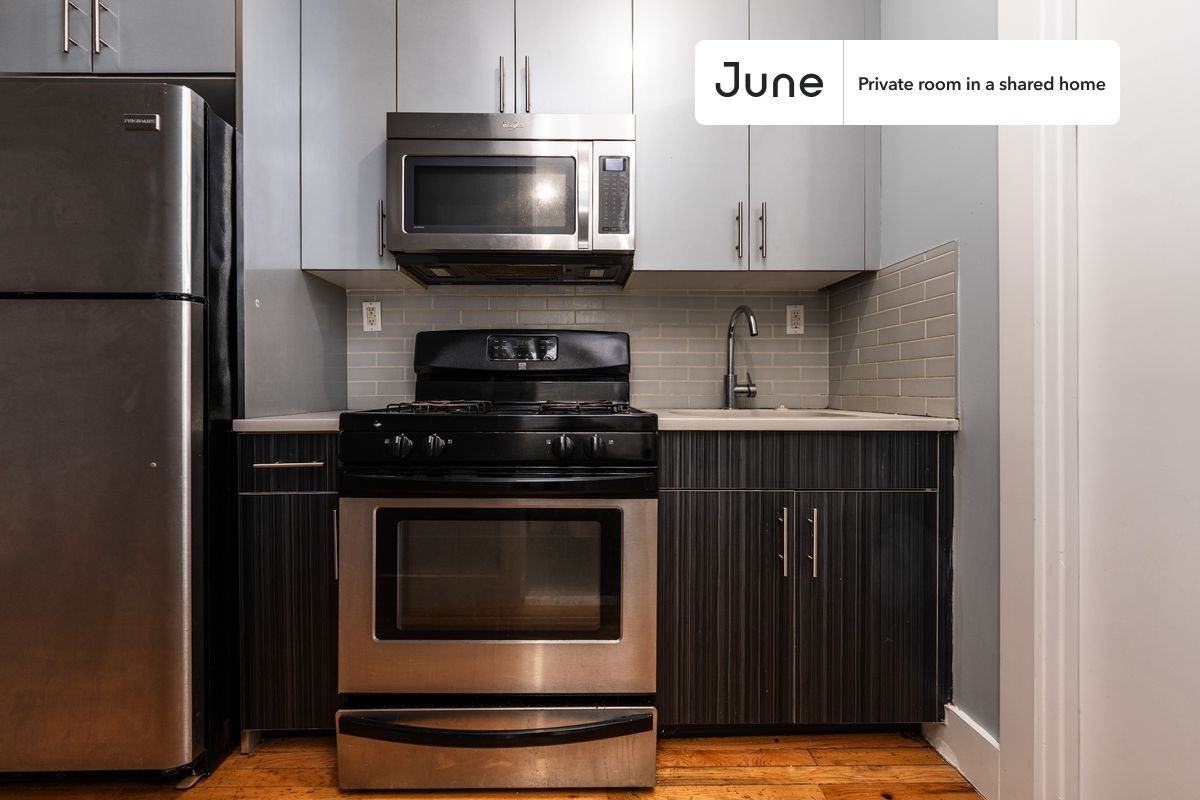 886 Jefferson Ave #B - Photo 7 of 10