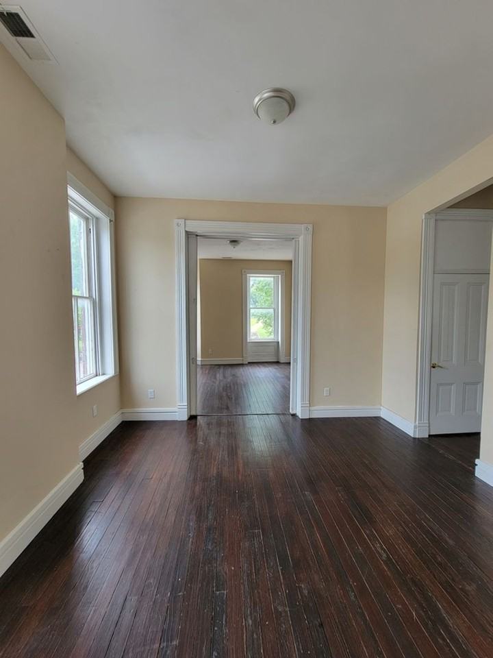 5601 S Broadway - Photo 6 of 8