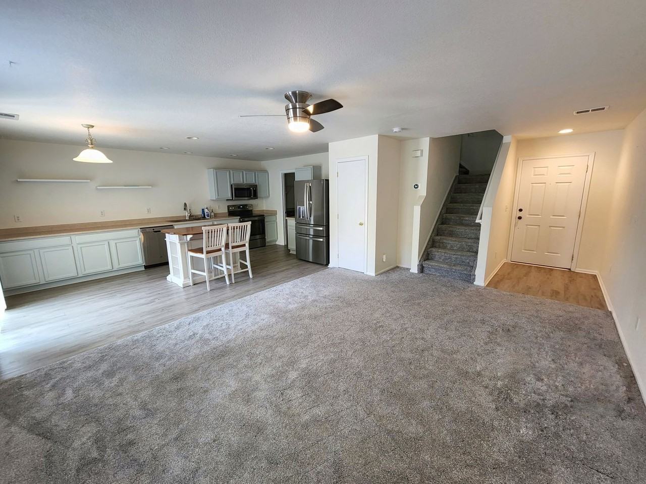 5396 S Picadilly Ct - Photo 3 of 17