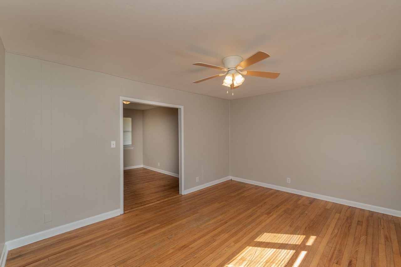 2211 Ruby Dr - Photo 5 of 38