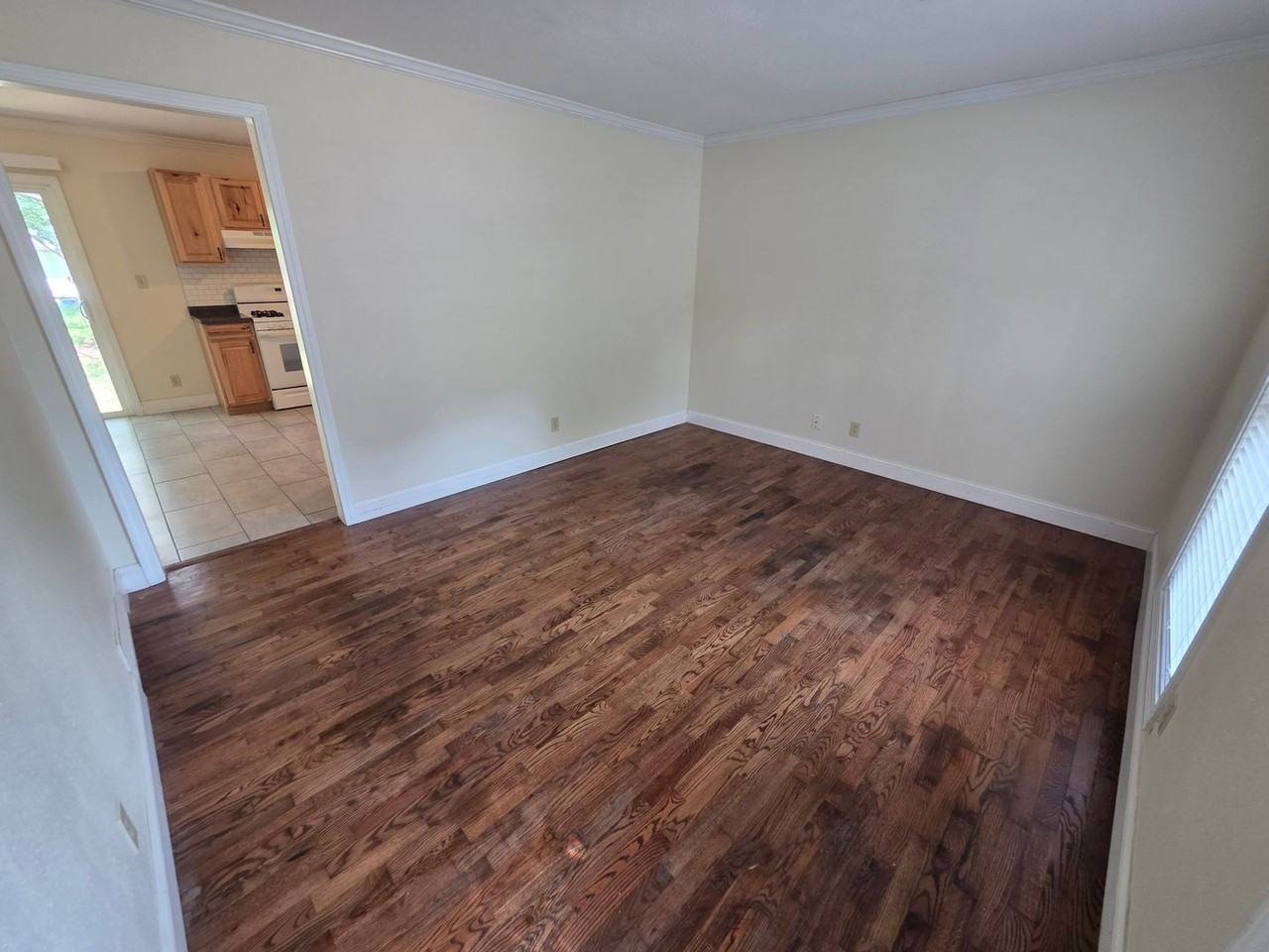 1816 Margaret St - Photo 3 of 15