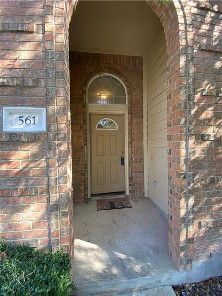 561 Golden Creek Dr - Photo 2 of 27