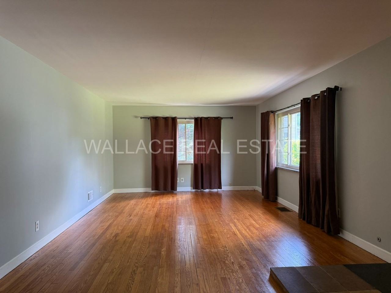 136 Gilbert Ln - Photo 3 of 18