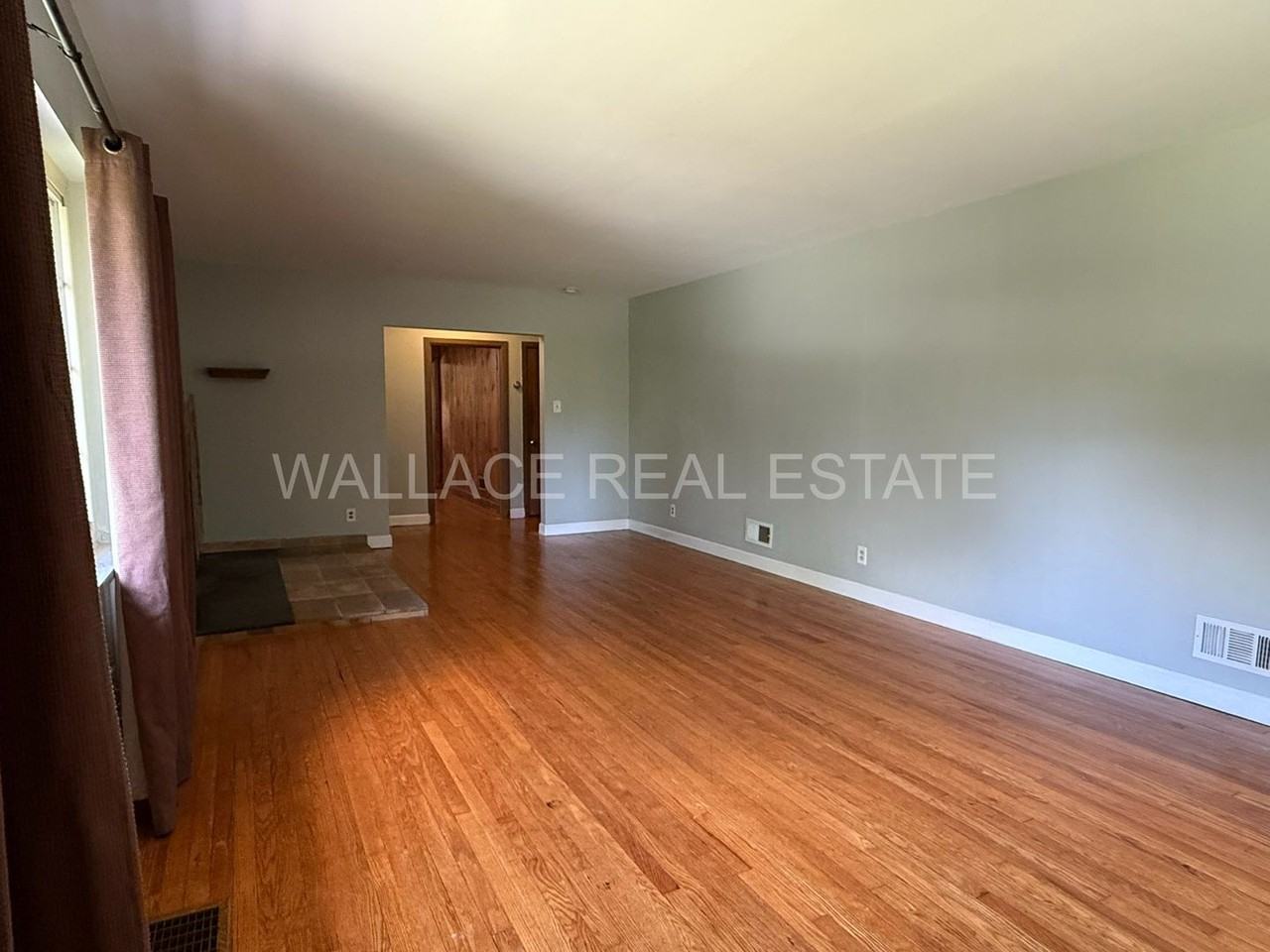 136 Gilbert Ln - Photo 4 of 18