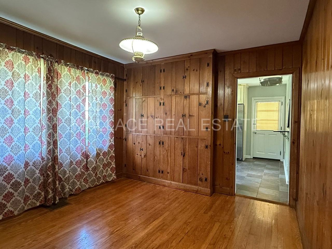 136 Gilbert Ln - Photo 6 of 18