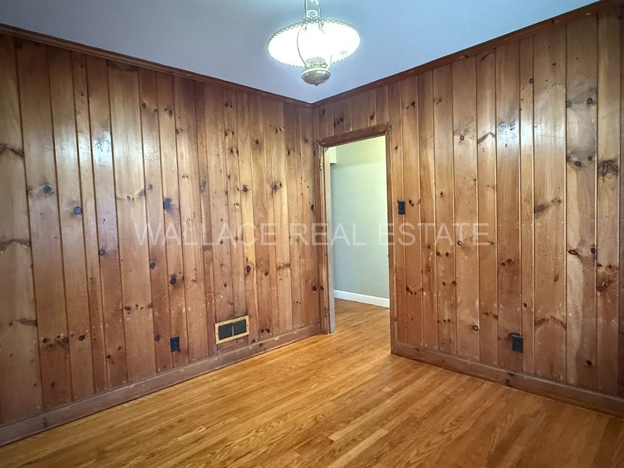 136 Gilbert Ln - Photo 7 of 18