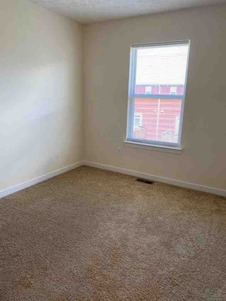 1238 Poets Ct - Photo 5 of 13