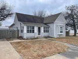 featured image of 221 W Commercial St