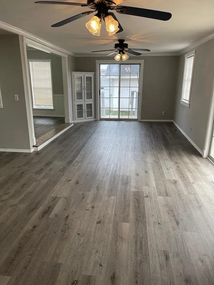 221 W Commercial St - Photo 7 of 16