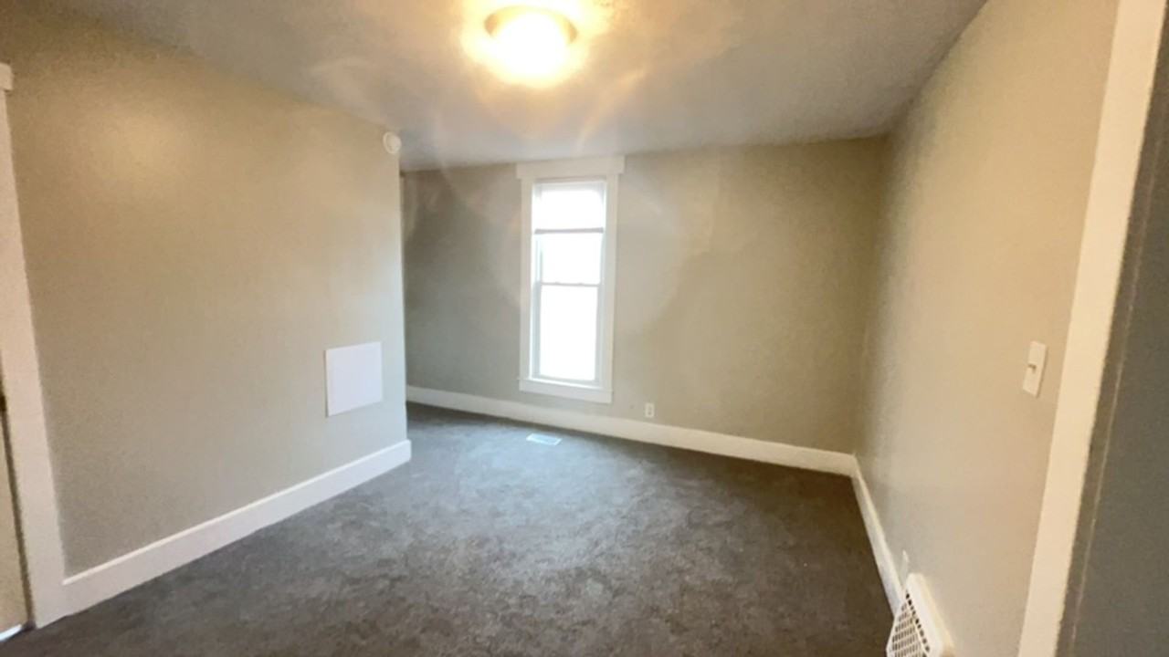 808 N Jefferson St - Photo 5 of 12
