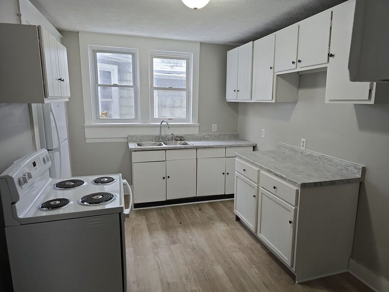808 N Jefferson St - Photo 7 of 12